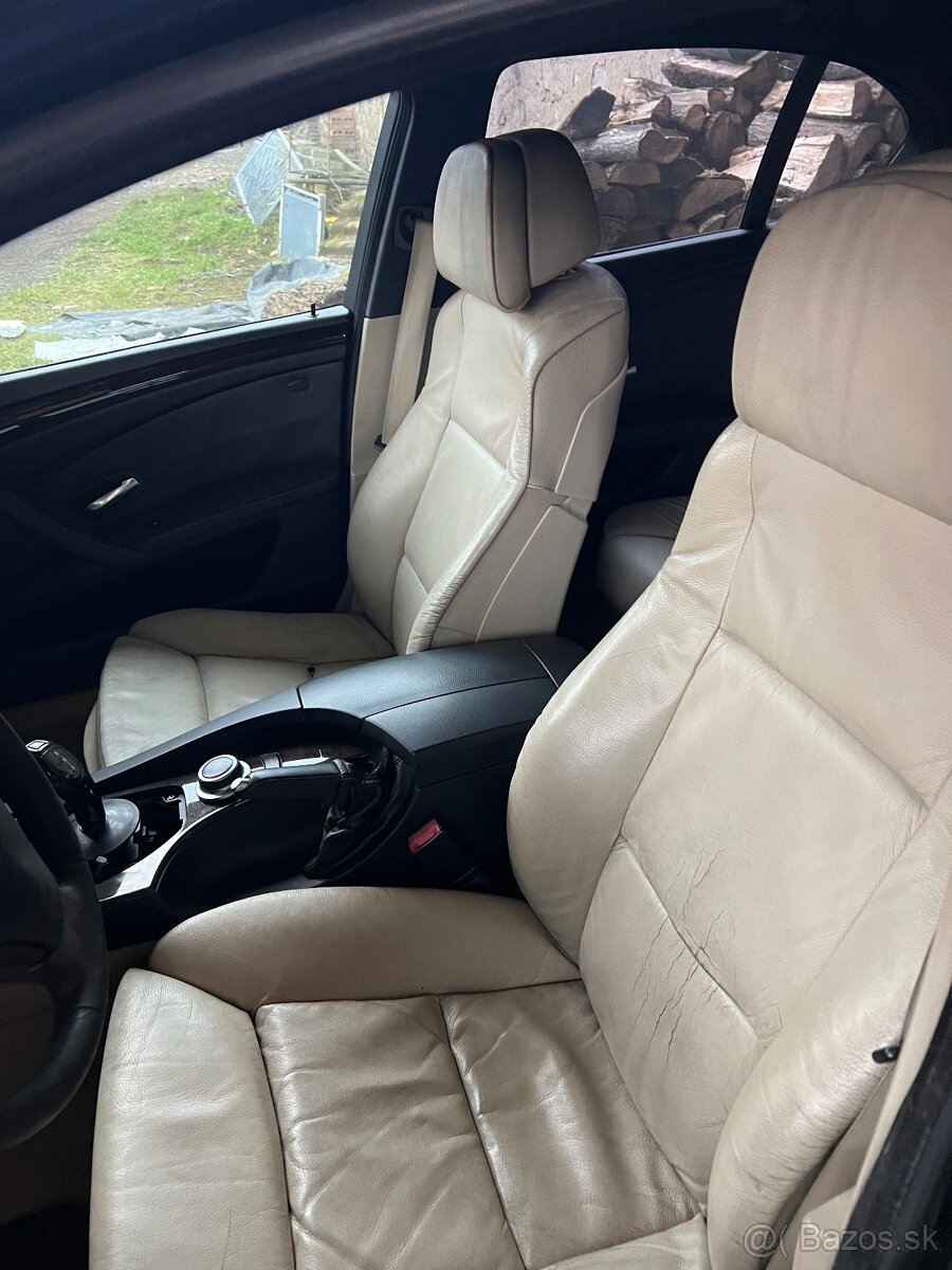 BMW e60 komfortne krémové sedačky