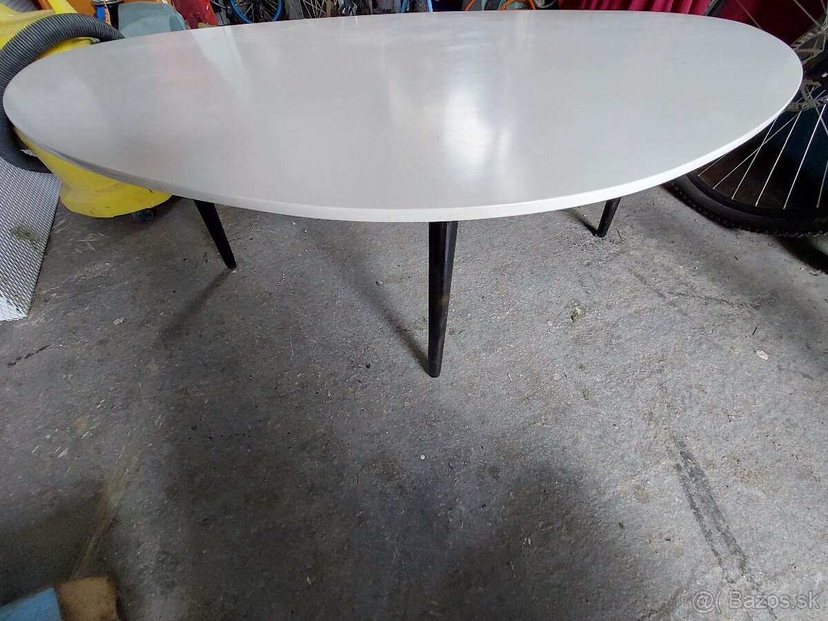 IKEA konferenčný stolík