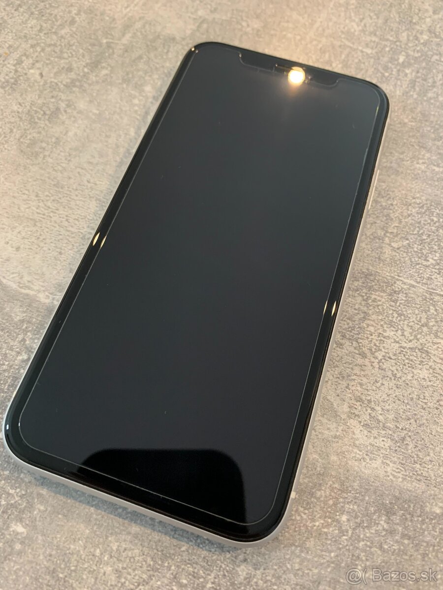 iPhone Xr 64GB, white