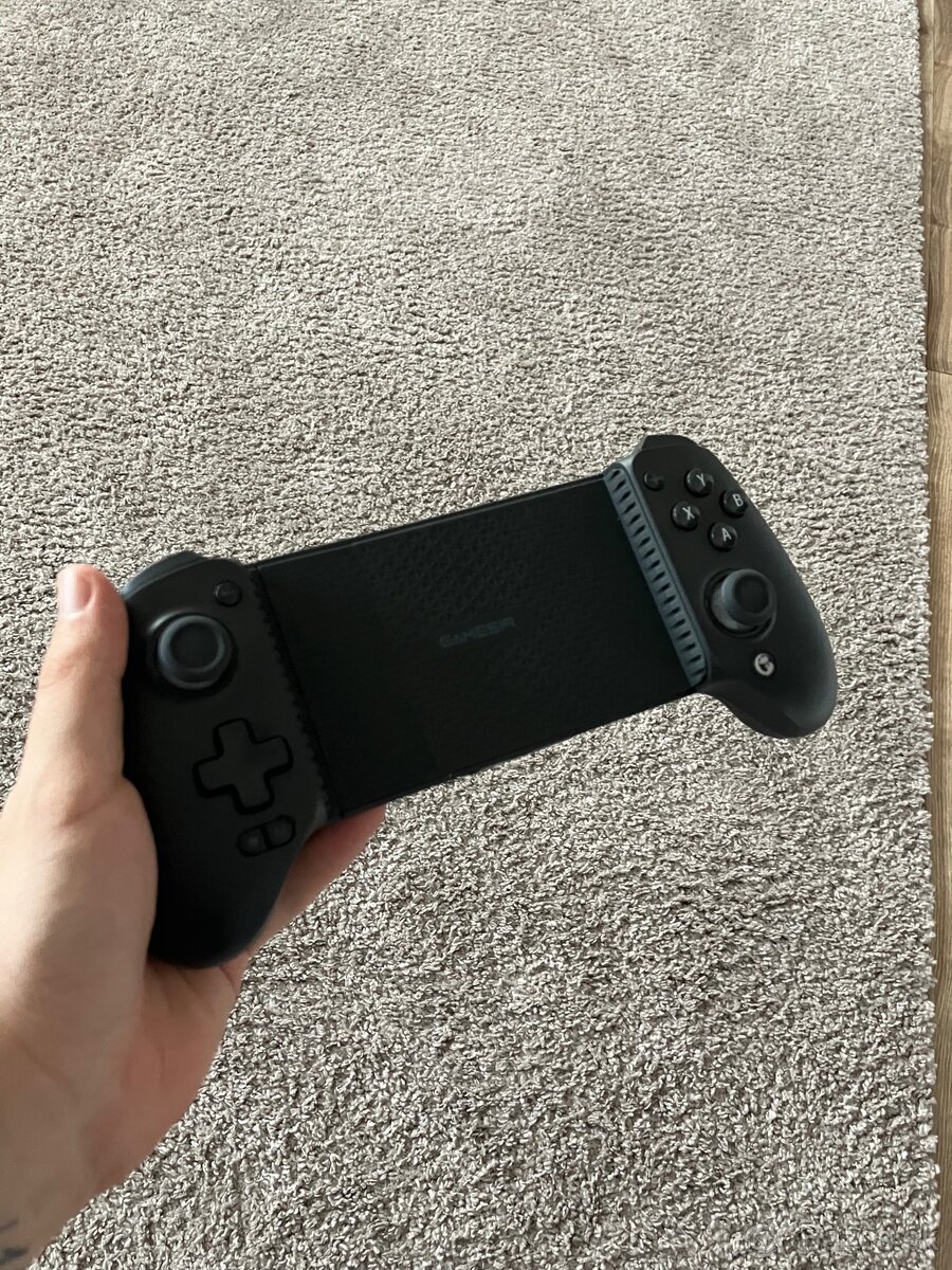 Gamesir G8+ ovládač