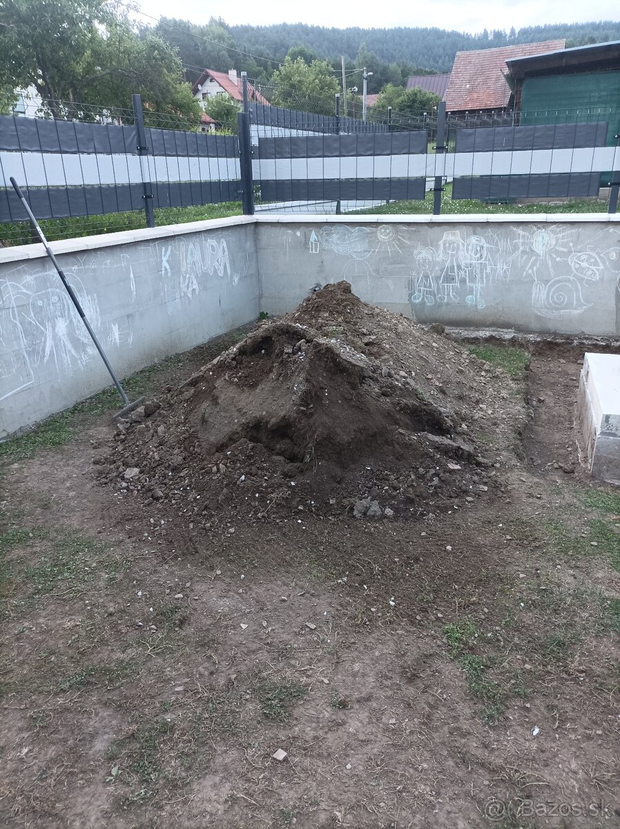 Darujem zeminu