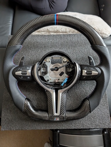 Carbon volant BMW
