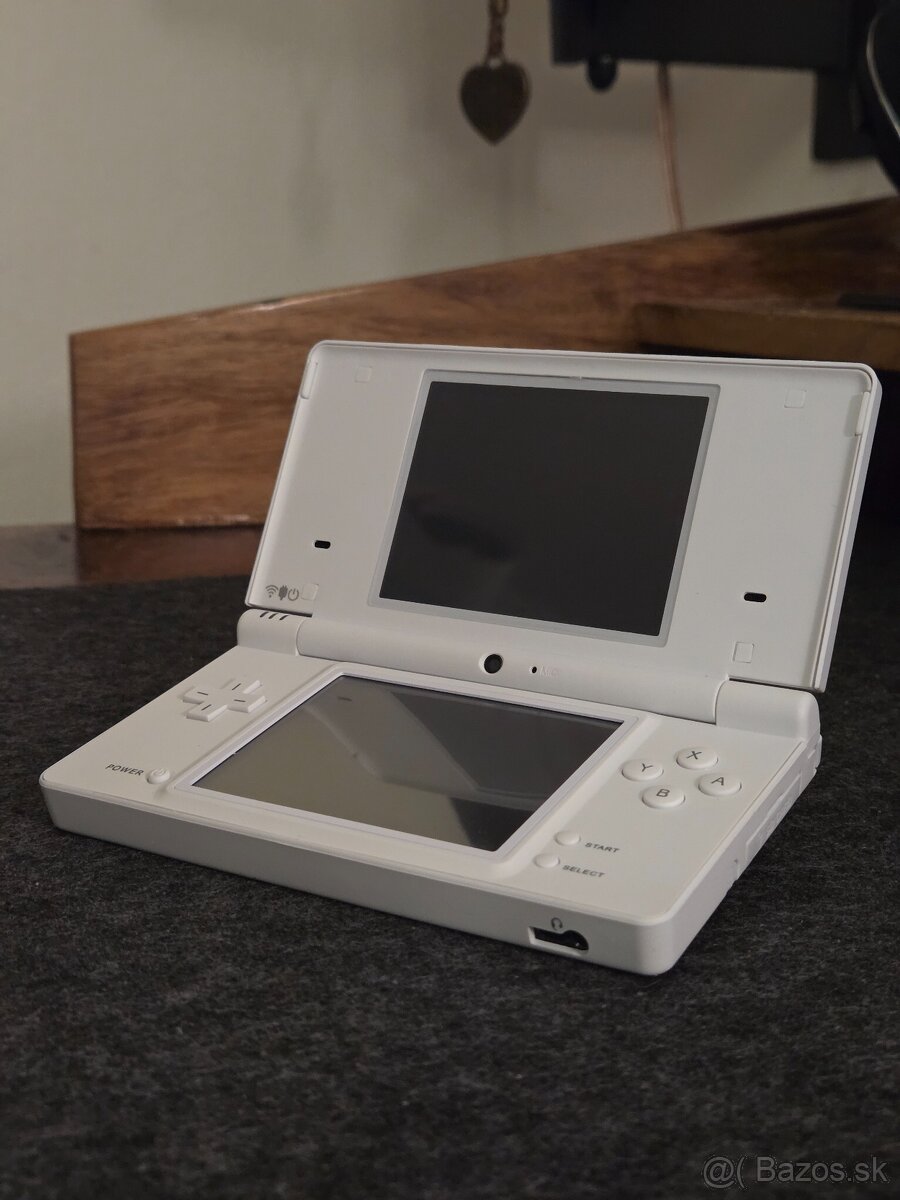 Predám konzolu Nintendo DSi
