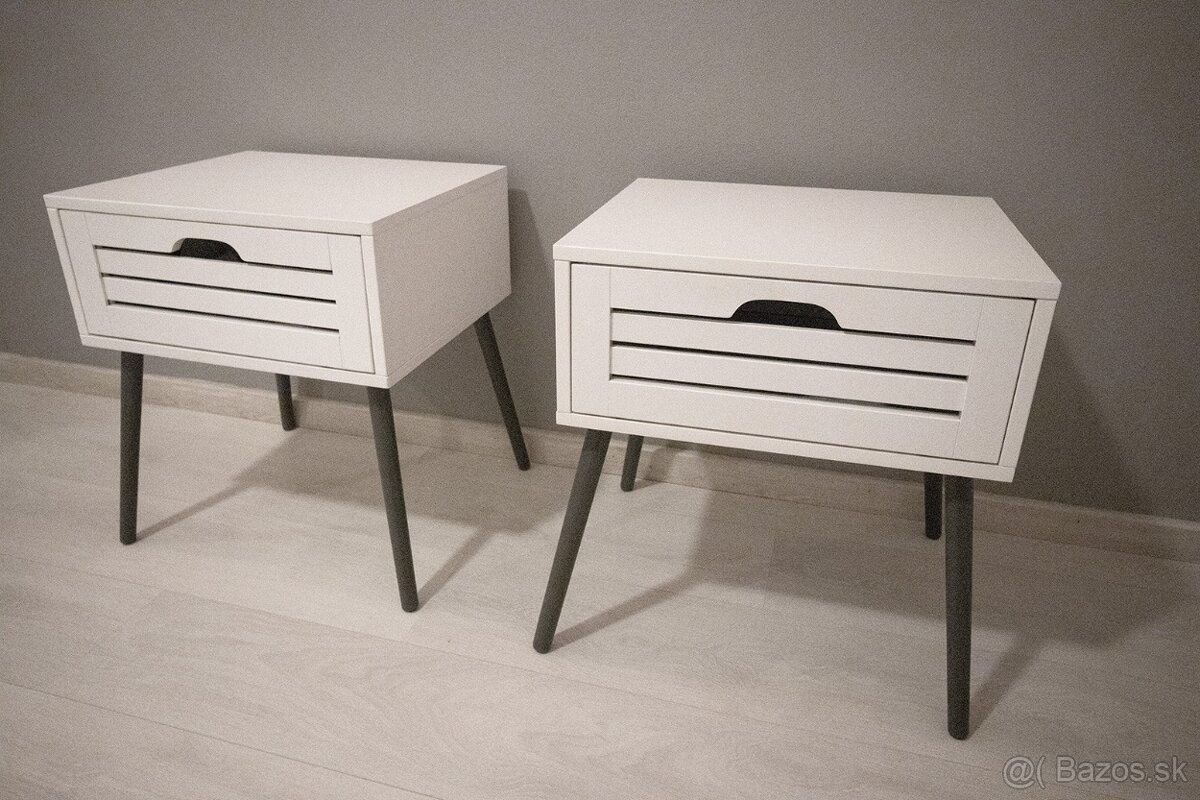 Biele nočné stolíky