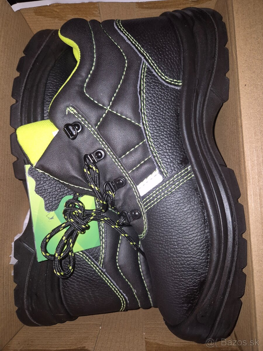 Vysoké pracovné topanky