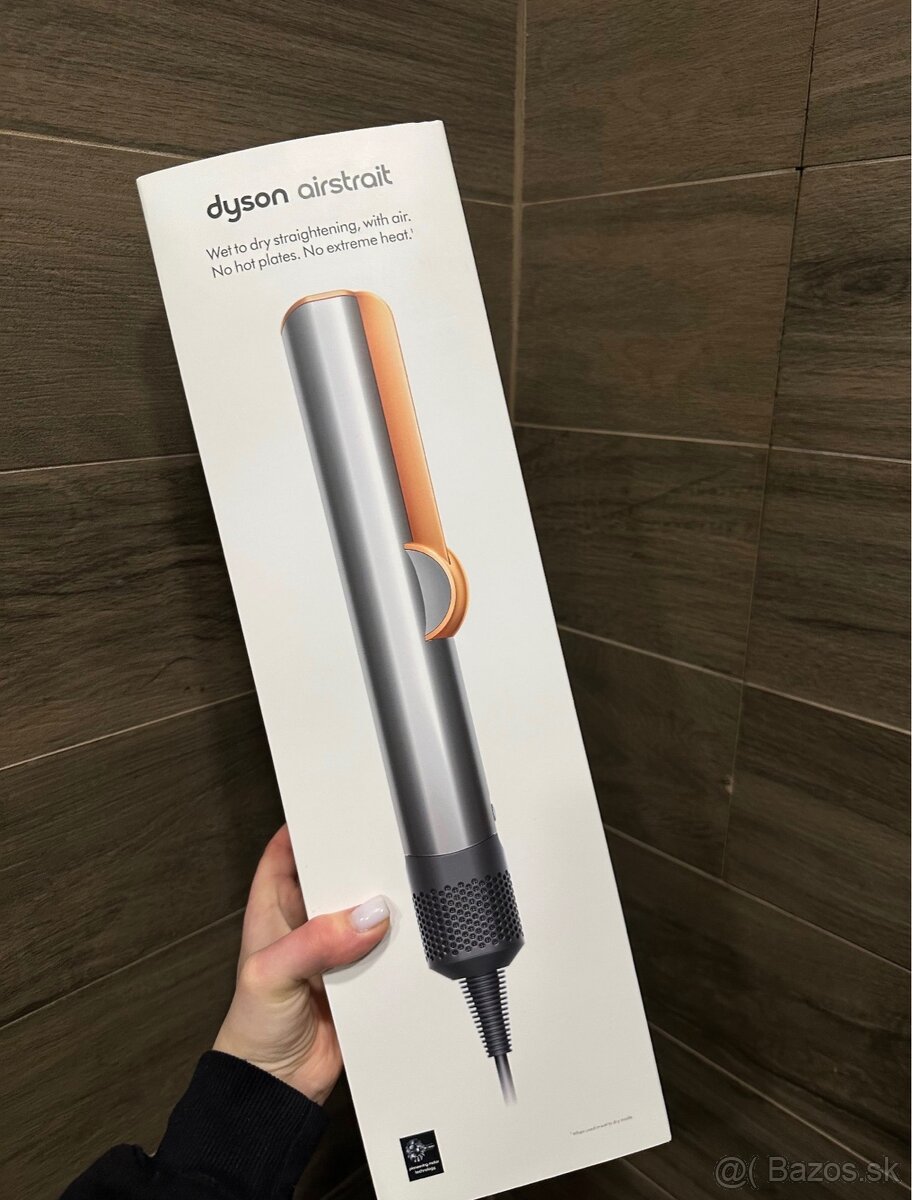Dyson airstrait