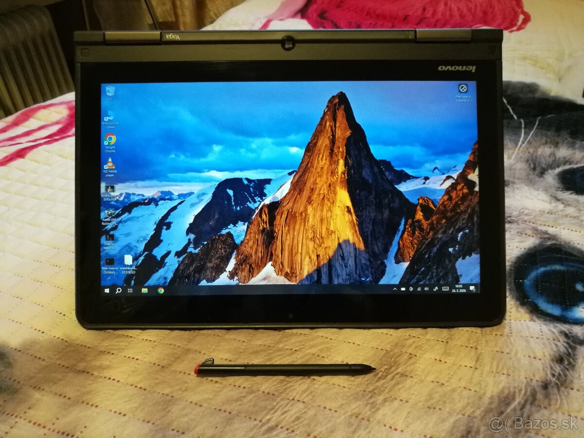 Tablet a netbook v jednom. Lenovo YOGA.
