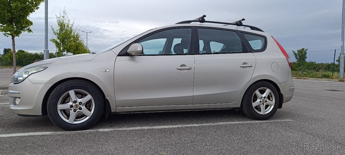 HYUNDAI i30CW 1.6CRDI 85kw 2010