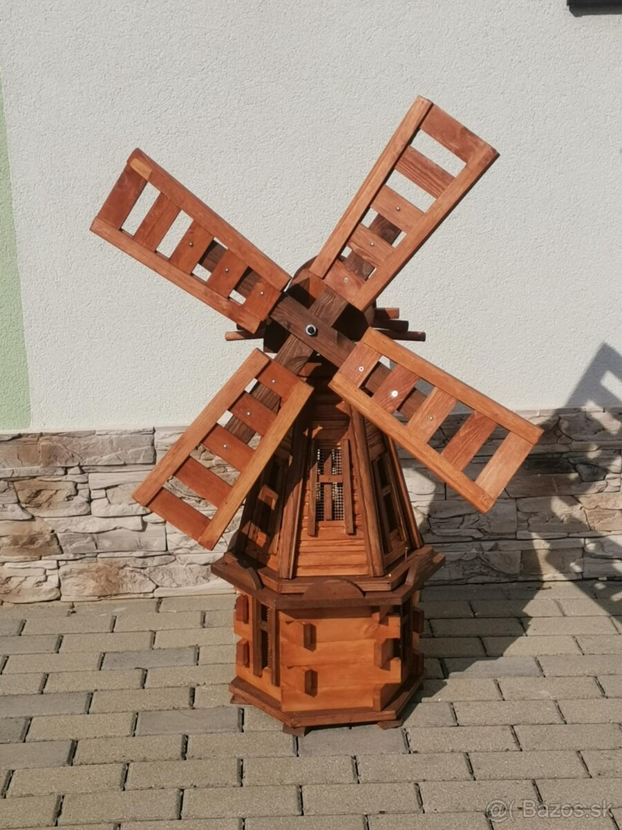 Otočný veterný plyn so solárným svetlom