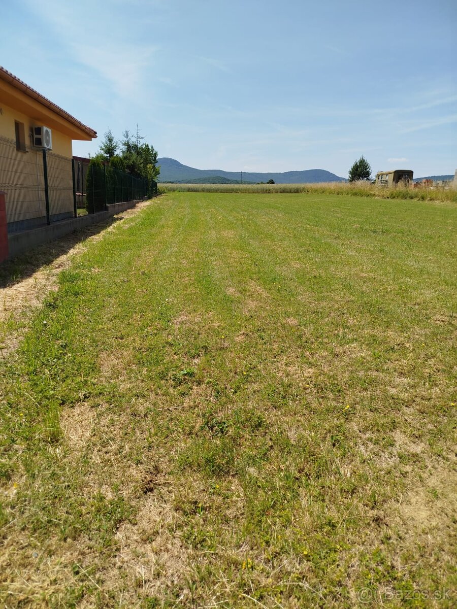 Pozemok Mankovce 1270m² Rezervované