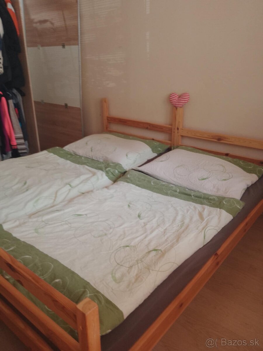 Manželská posteľ