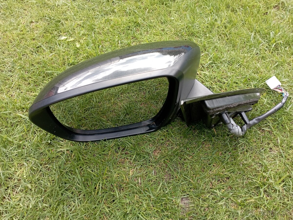 predam lave spatne zrkadlo s kamerou na Qashqai J11