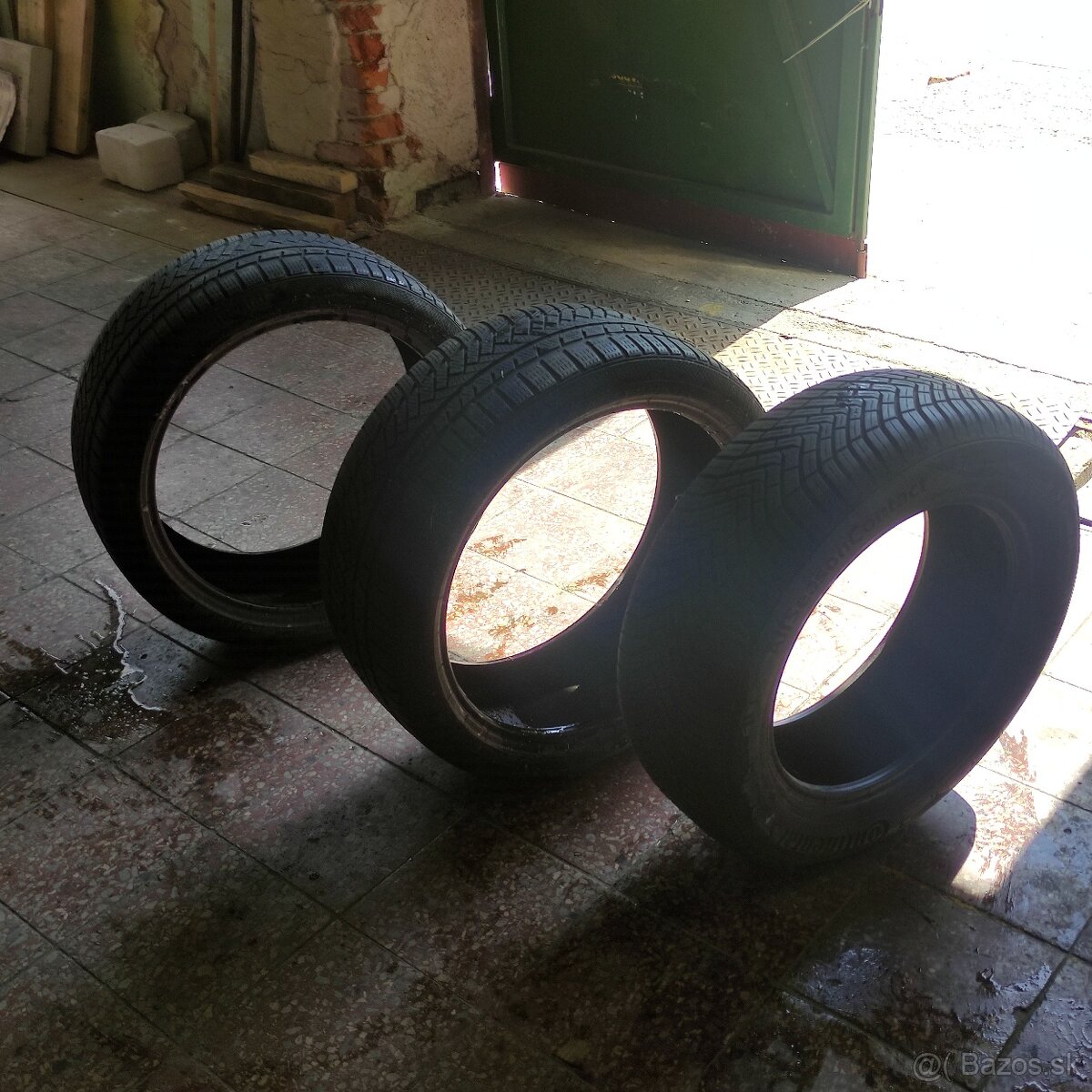 Predám pneumatiky Continental – 2x 235/40 R19 XL + 1x 205/60