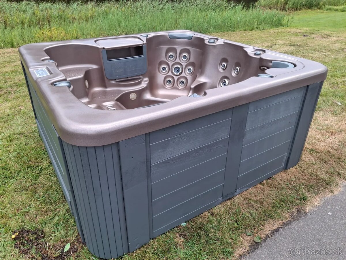 Vírivka vírivku jacuzzi wellness