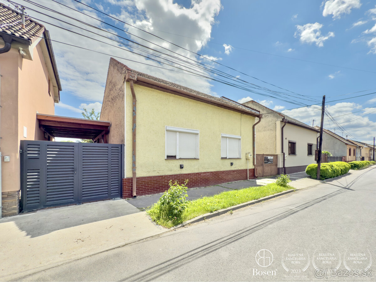 BOSEN | 2 izbový, rodinný dom s garážou, Fiľakovo, 630m2.