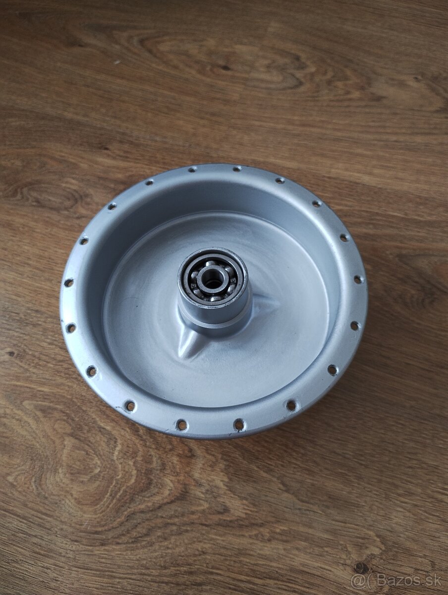 Predám krásny stred kolesa Jawa pérák 250 Janeček 150mm