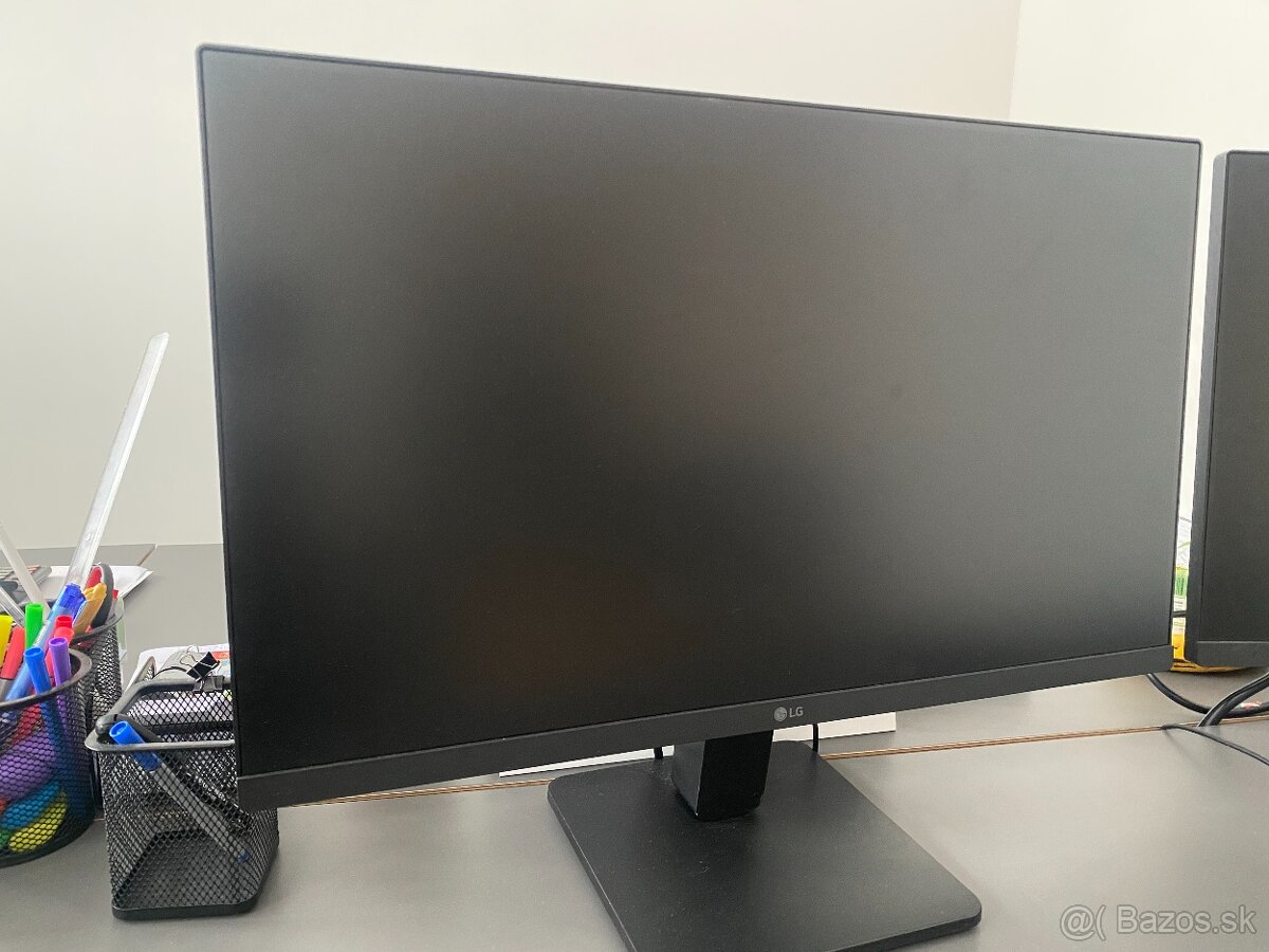 Predám monitor LG 24MR400-B – 24" IPS, Full HD (2 ks)