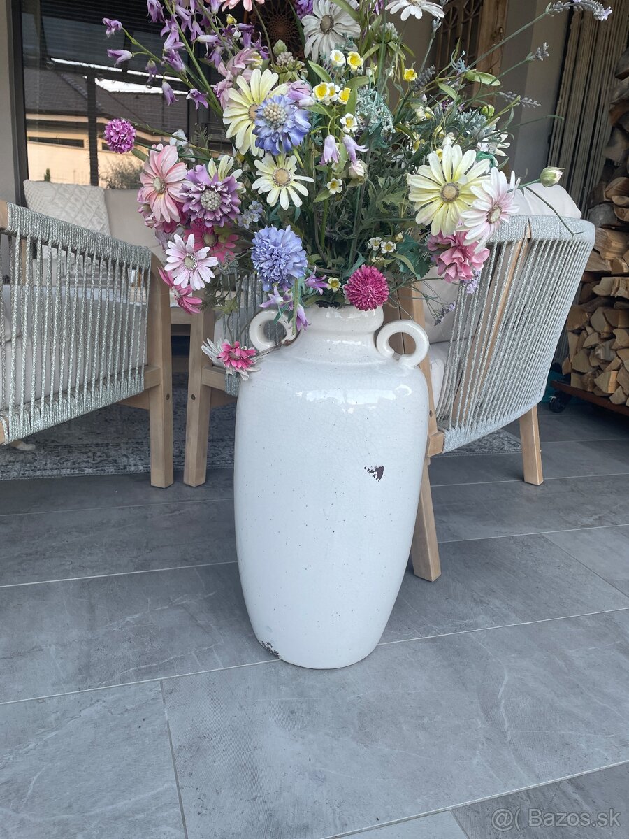 štýlová váza s nádychom nostalgie