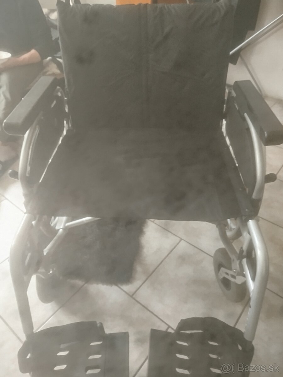 Invalidní vozík