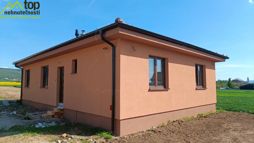 Hruboňovo - novostavba 4 izbový moderný RD kúsok od NR