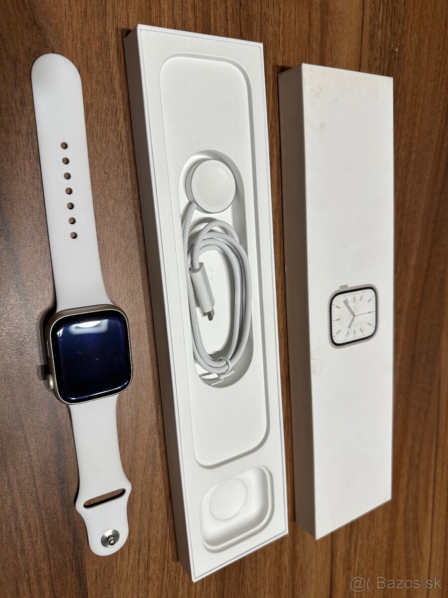 Apple Watch 7 45mm strieborné, batéria 100%