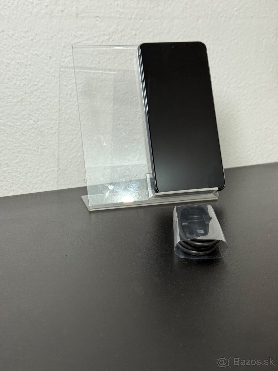 Predám Samsung Galaxy S21 5G 8GB Rám 127GB Black Minimálne