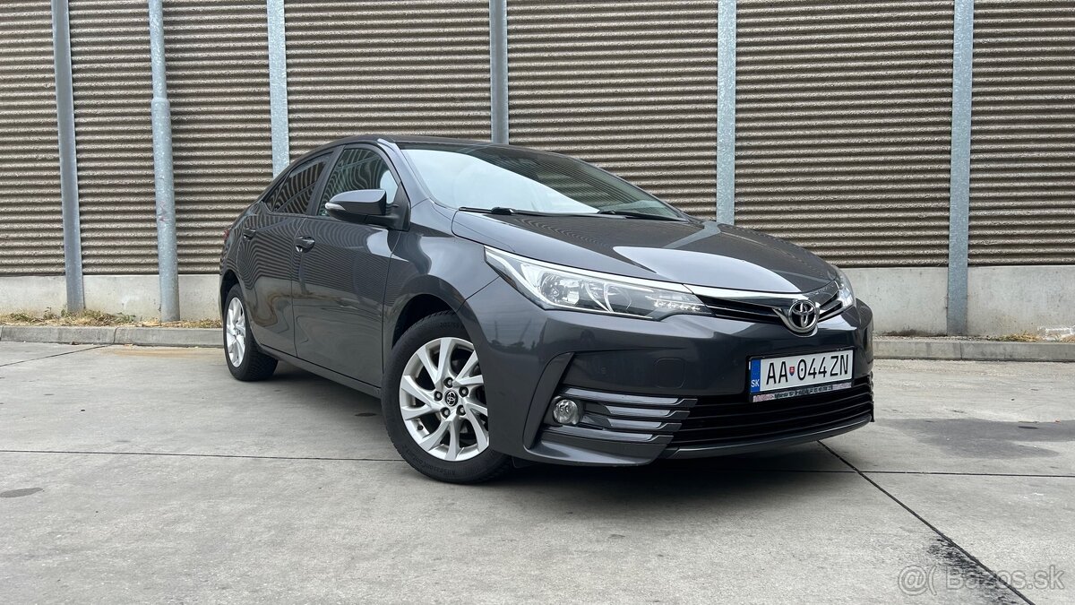 Predám Toyotu Corollu sedan, r.v. 2017, 1. Majiteľ