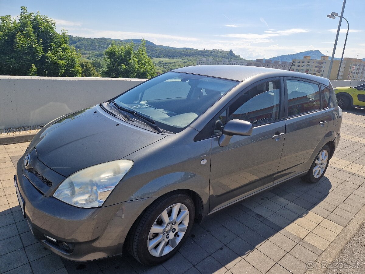 Toyota corolla verso 2,2d4d 100kw