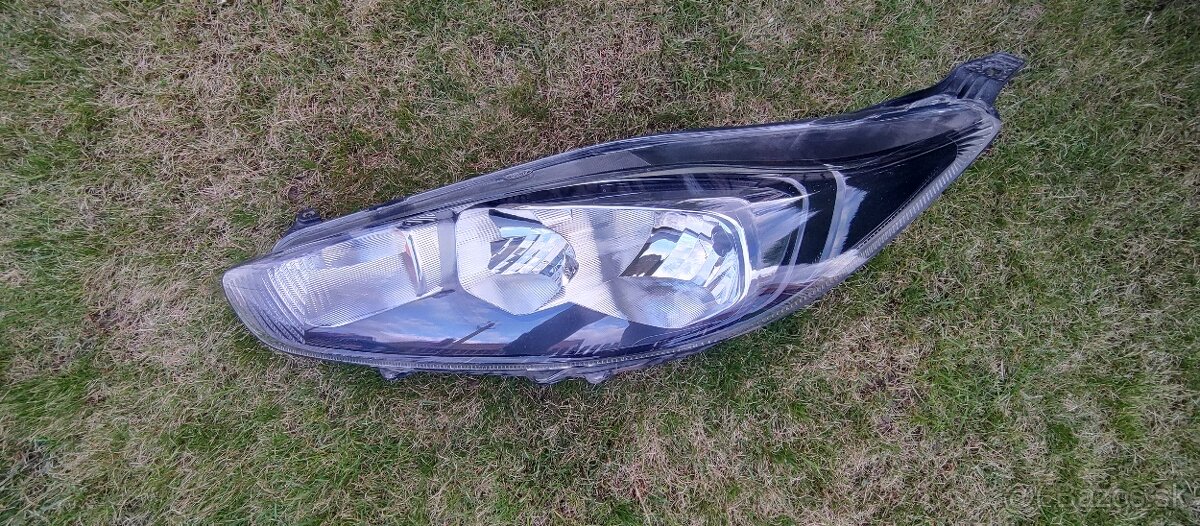Ford Fiesta VII MK7 2013 - 2017 facelift - svetlo lampa