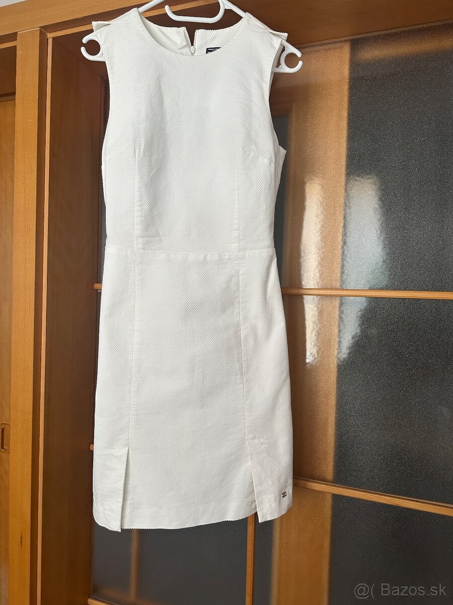 Krasne šaty Tommi Hilfiger
