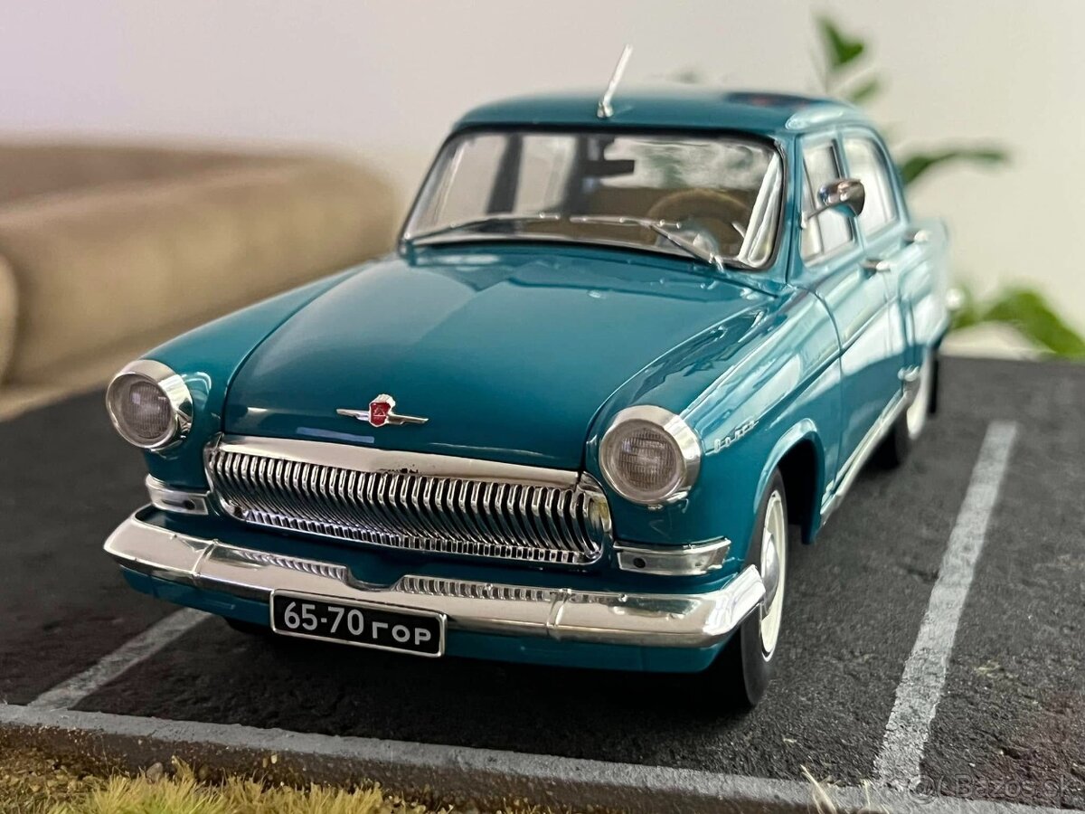 1:18 VOLGA GAZ 21R - Tyrkysová -  IST Models