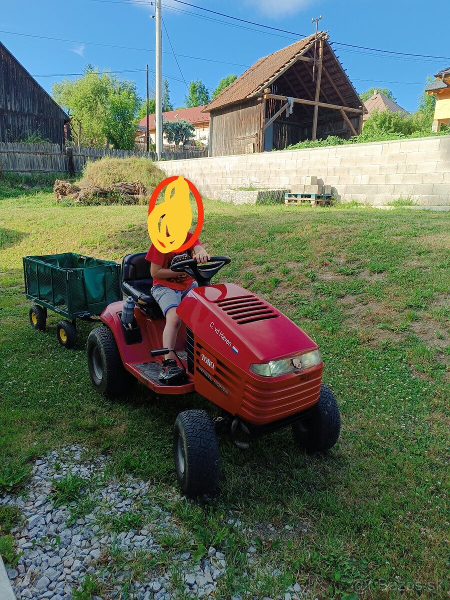 Traktorova kosacka bez kosy . TORO.