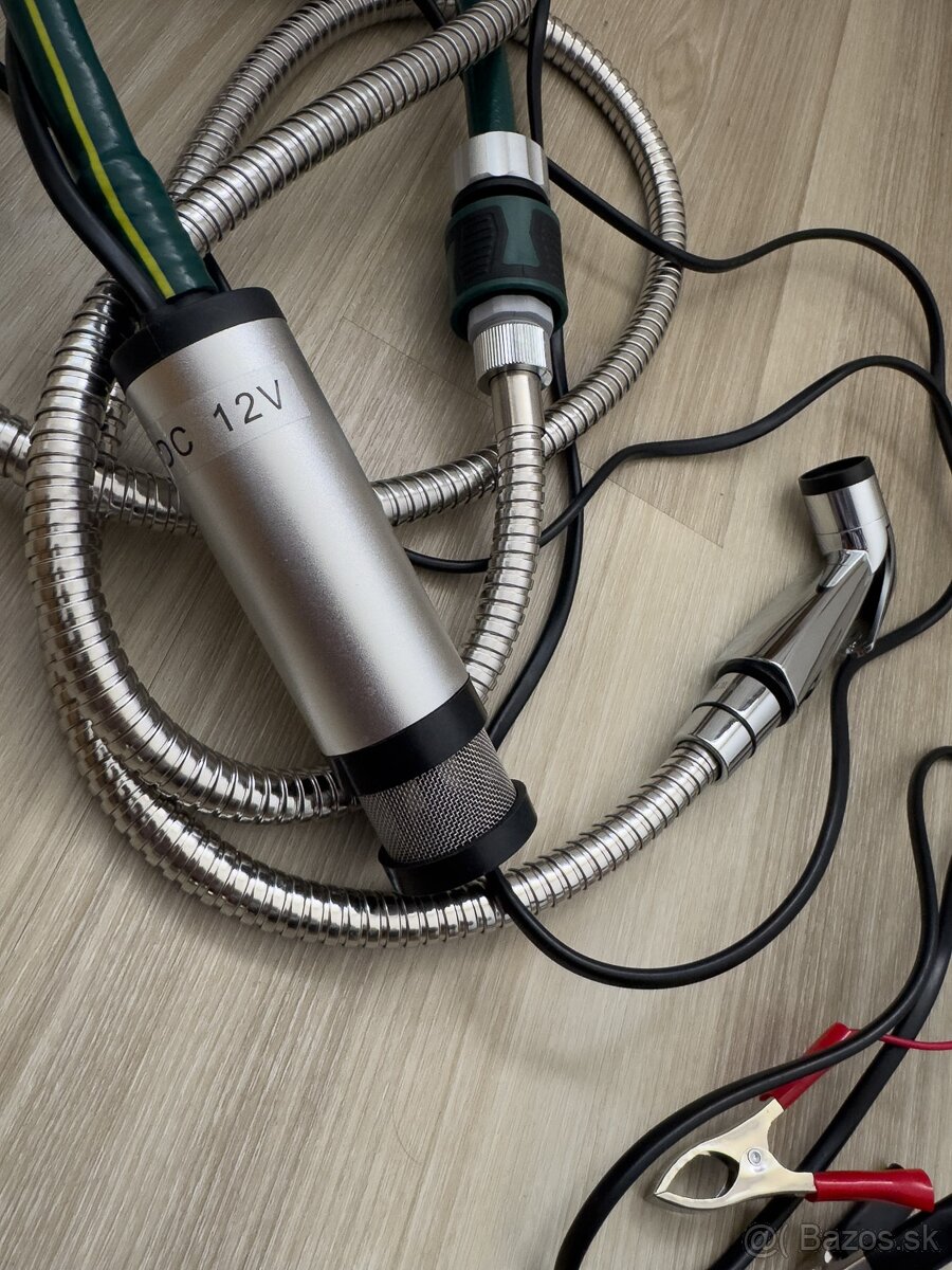 plastovy kanister a cerpadlo so sprchou na 12V