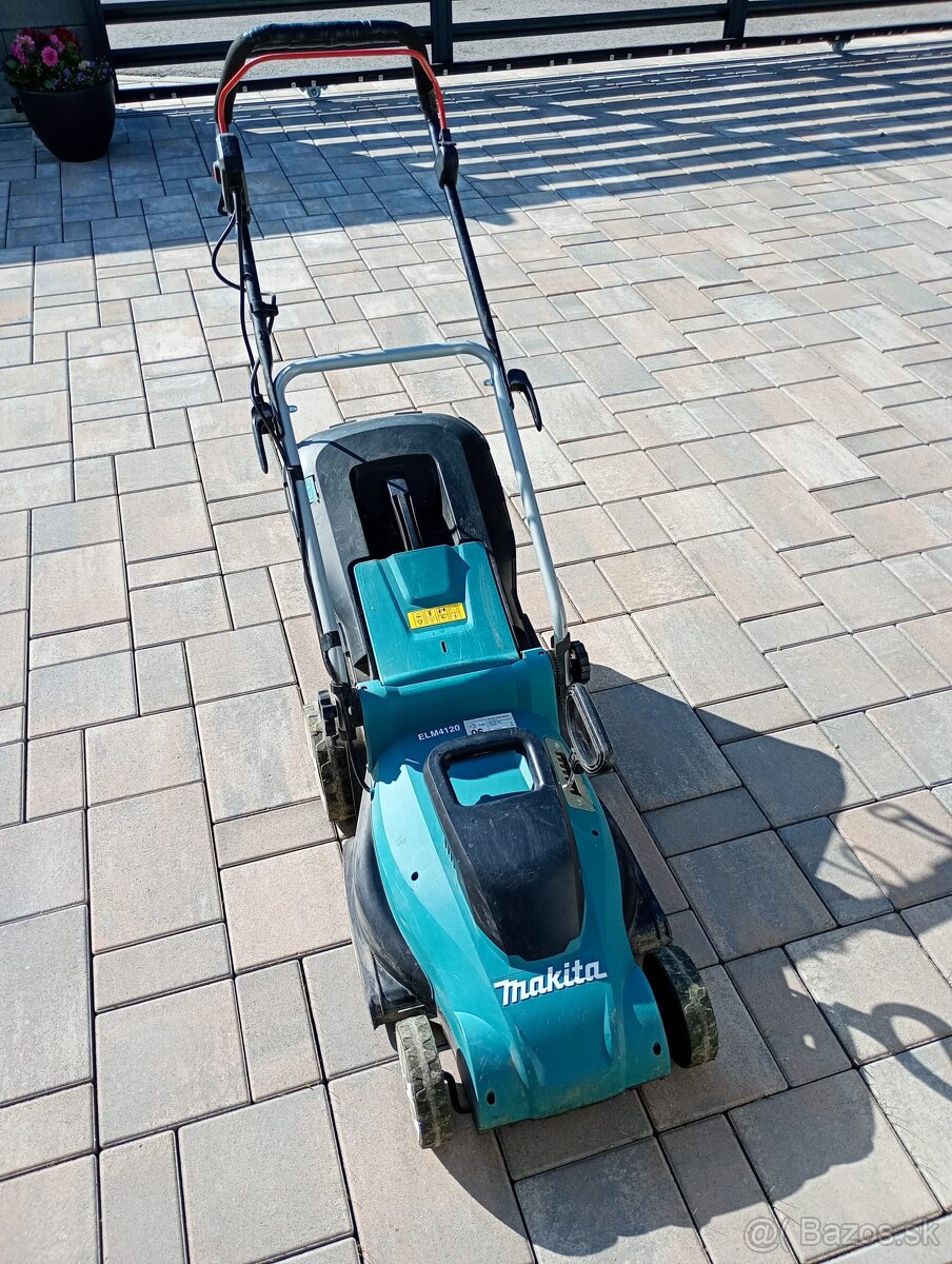 Elektricka kosacka Makita