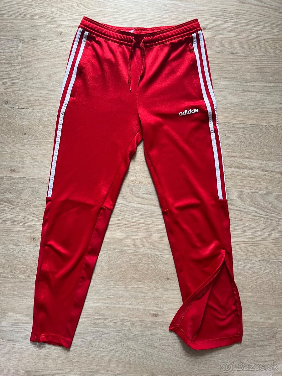 Červené tepláky Adidas