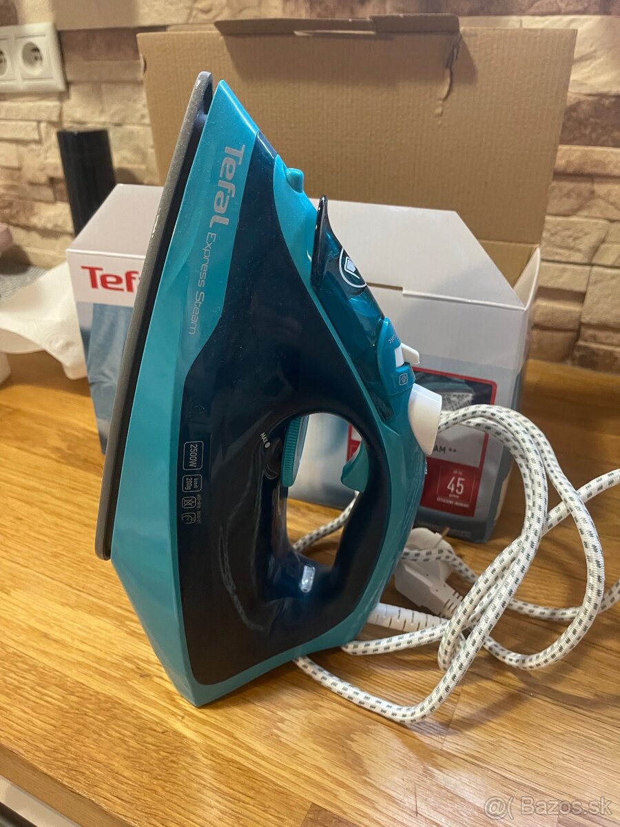 žehlička Tefal