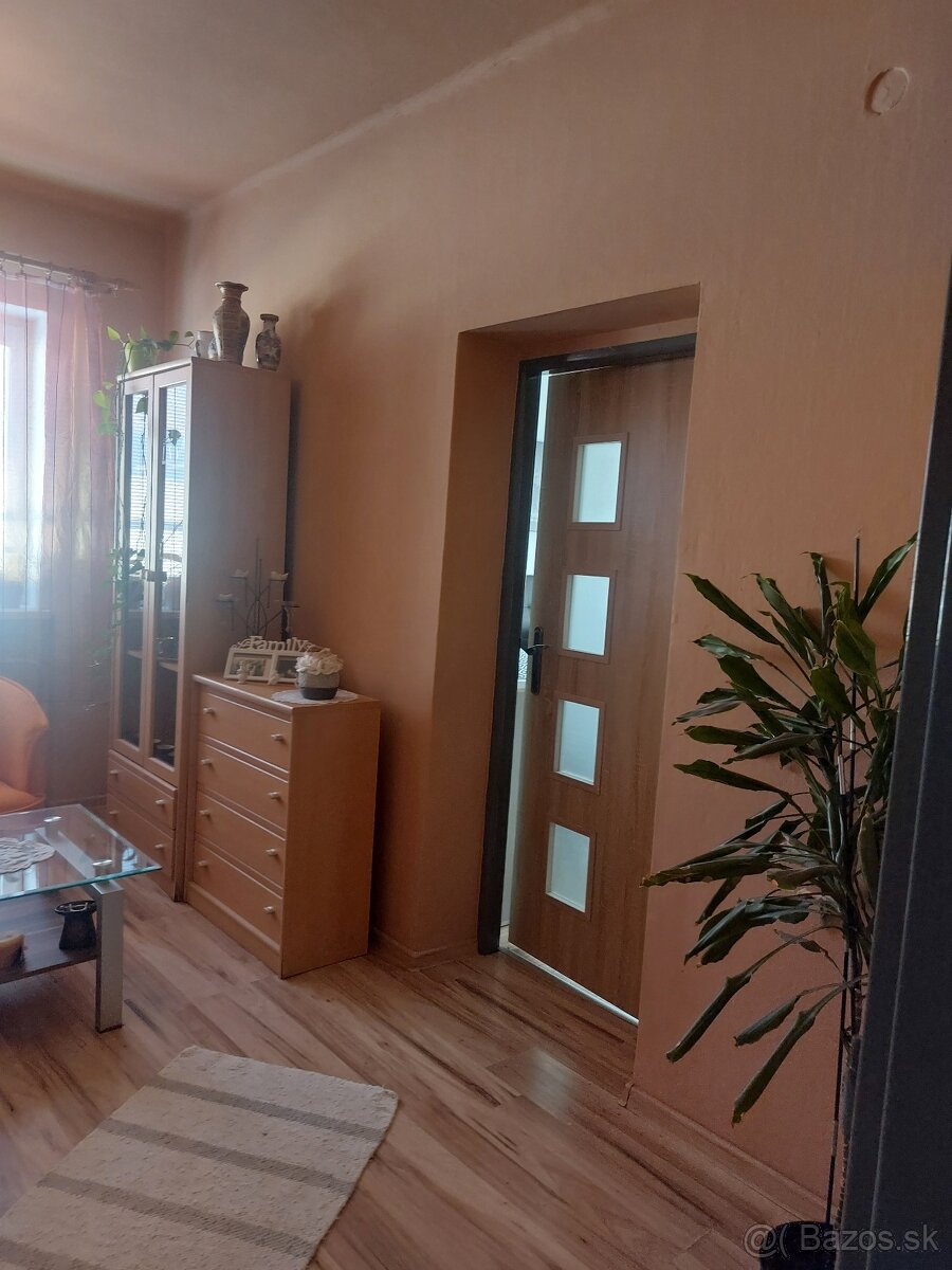 Rodinný dom s pekným pozemkom _ Gabčíkovo