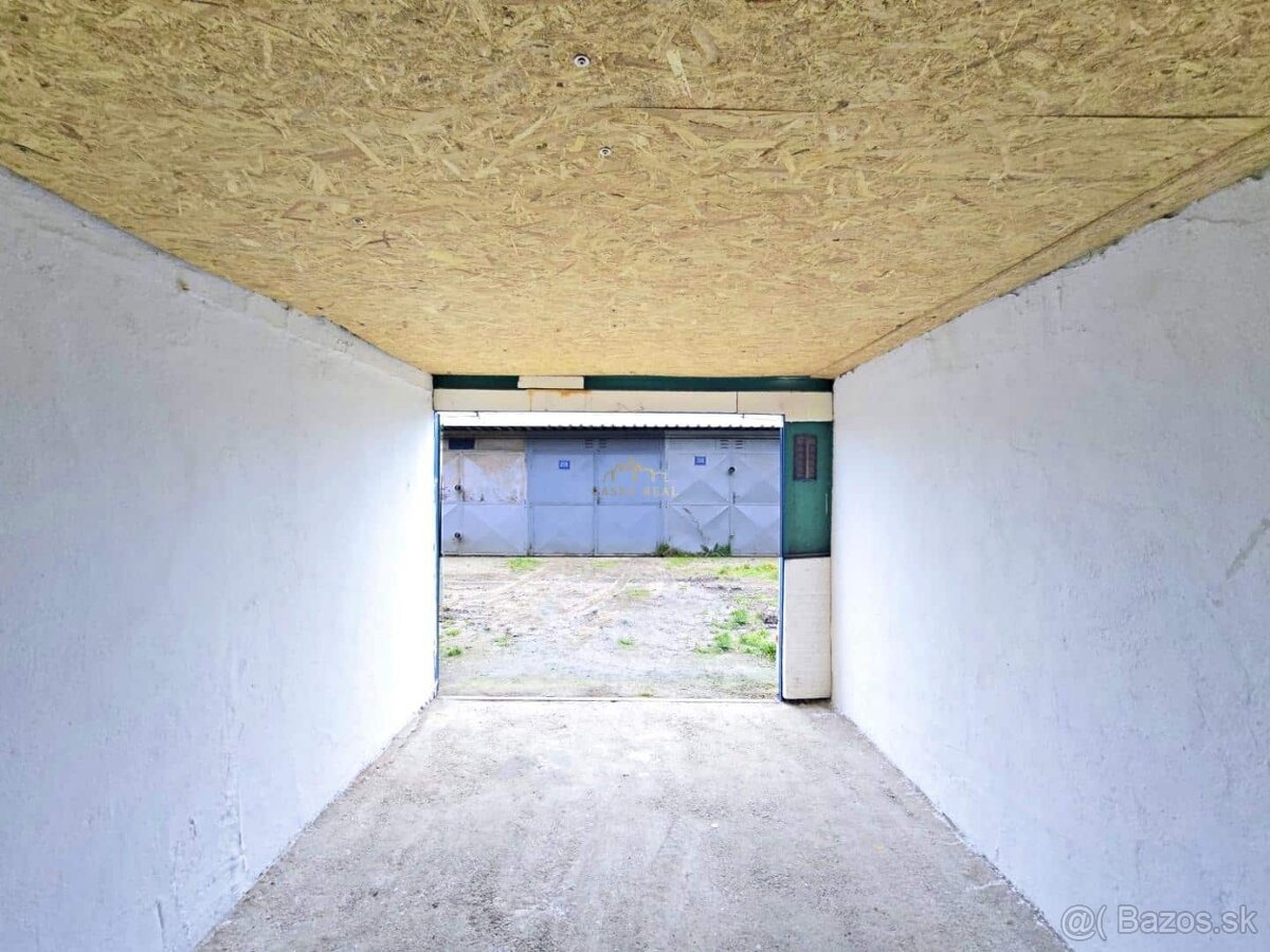 Murovaná Garáž s pozemkom 16m² / Krakovská / JUH - Železníky