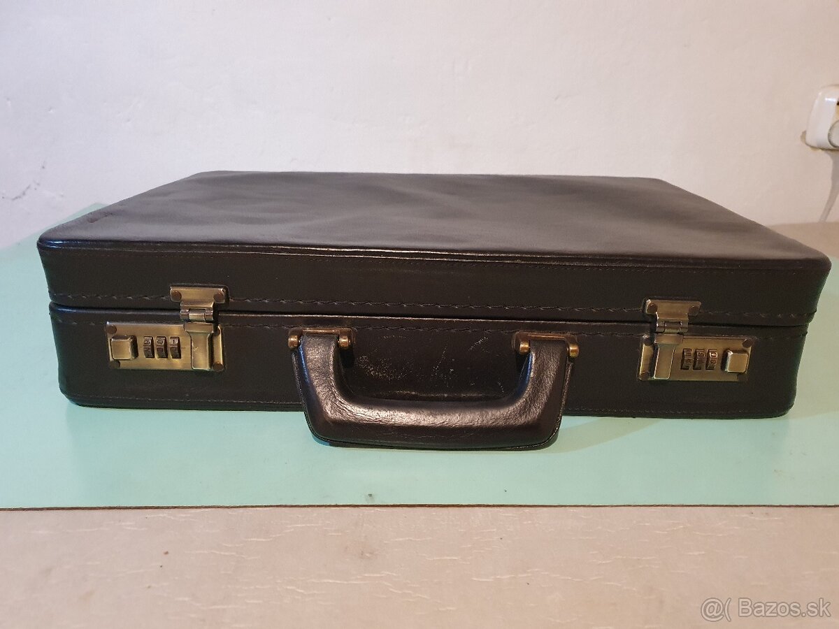 Kožený retro kufor s dvoma kódovými zámkami