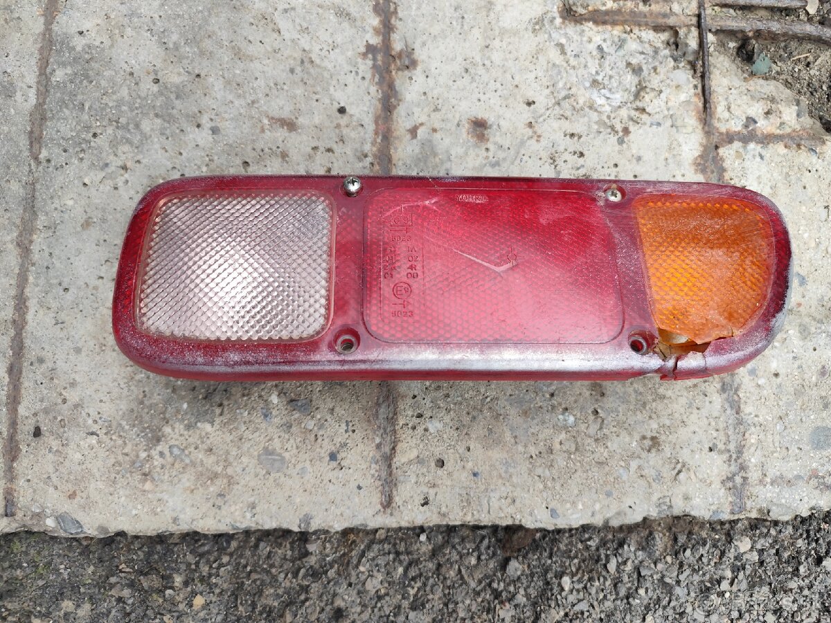 Zadné svetlo Nissan Terrano 2