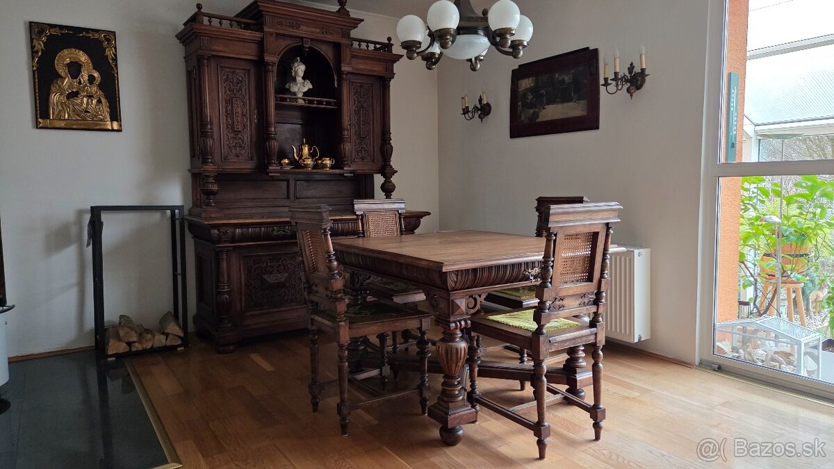 Starožitná jedáleň