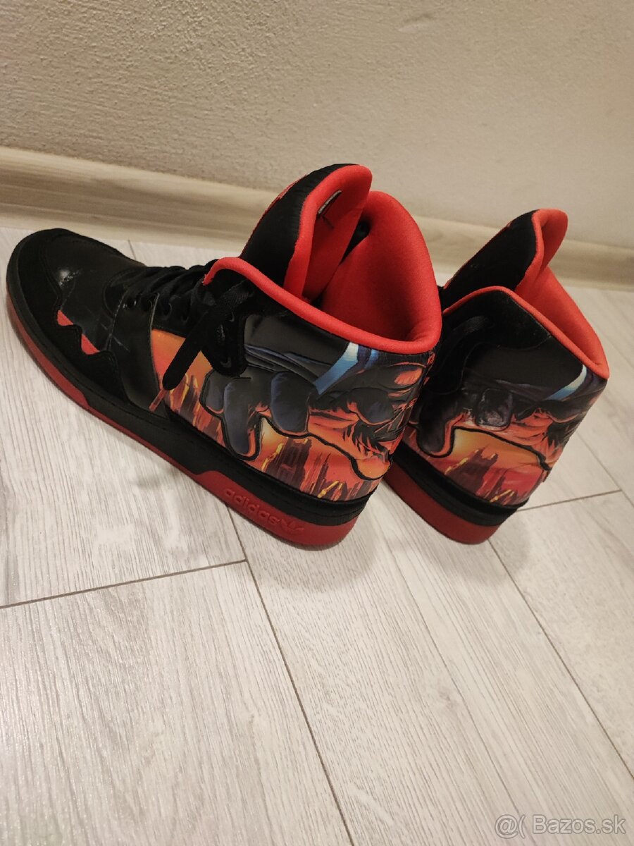 Adidas - Jeremy Scott (Darth Vader)