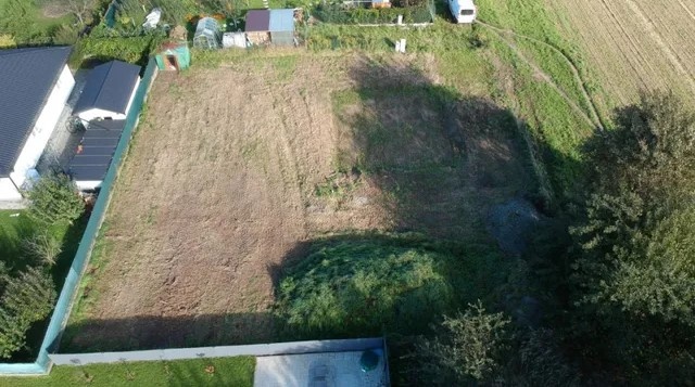 Stavebný pozemok Turany, 900m2 + "príslušenstvo"
