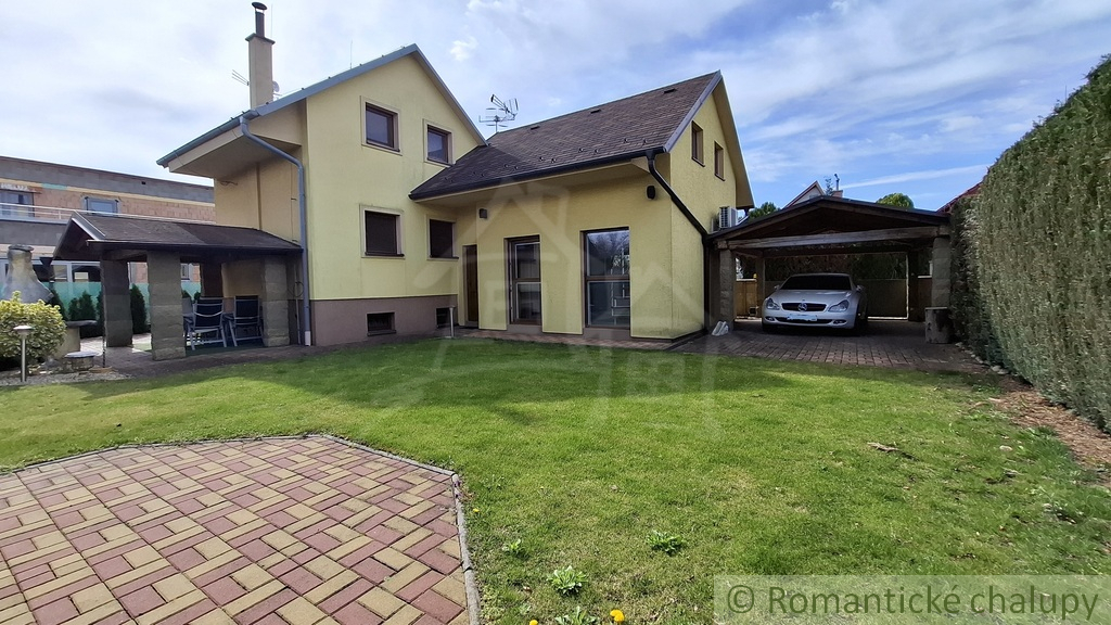 Rekreačná chata na celoročné bývanie v Malackách, kúsok od