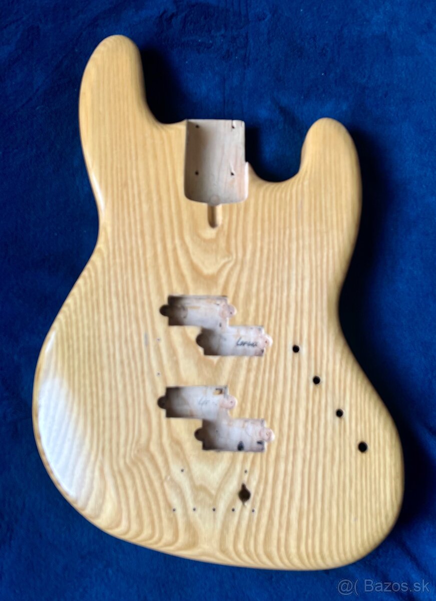 Telo Jazz Bass Jaseň