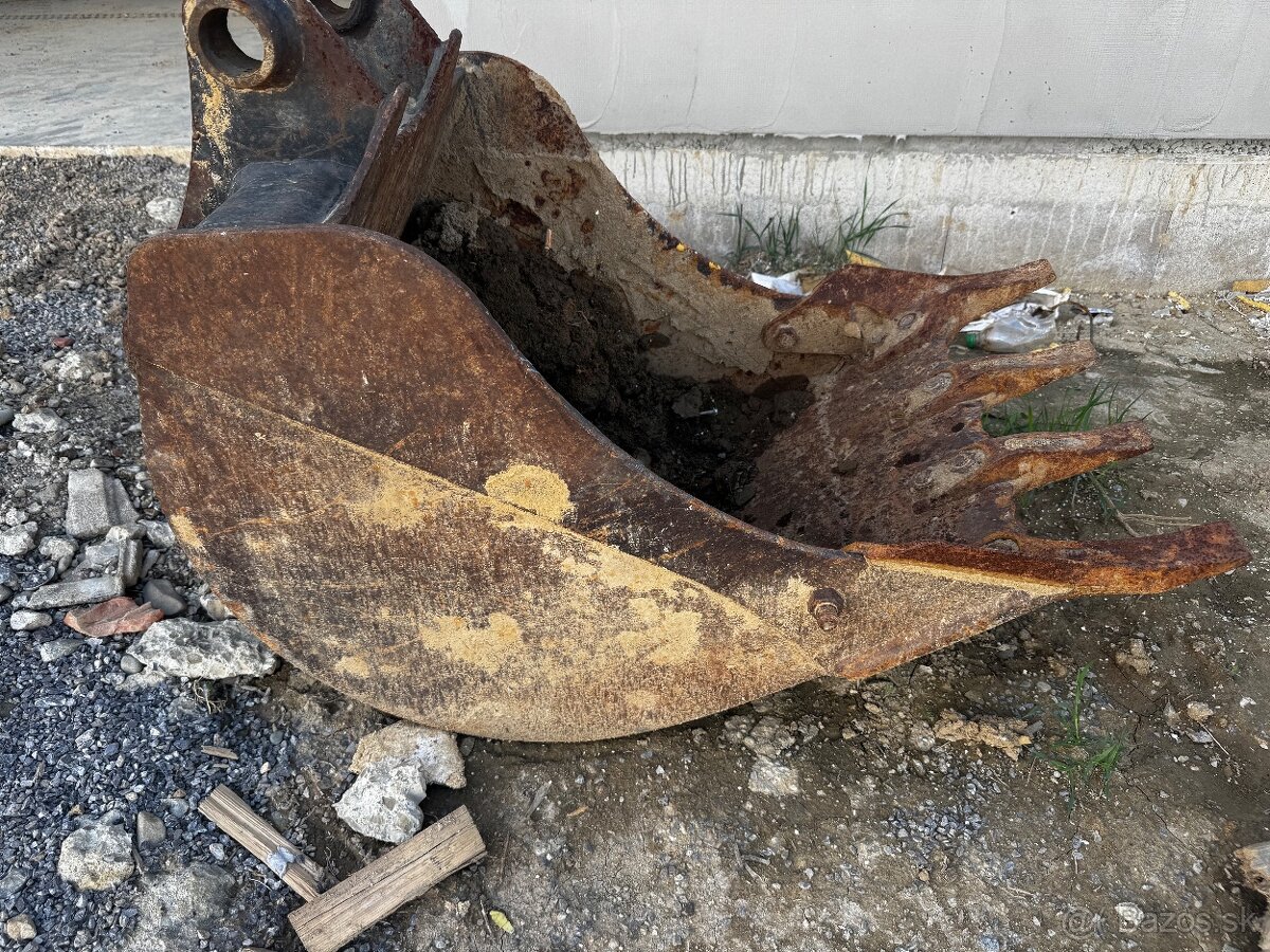 Predám lyžicu, originál JCB 60