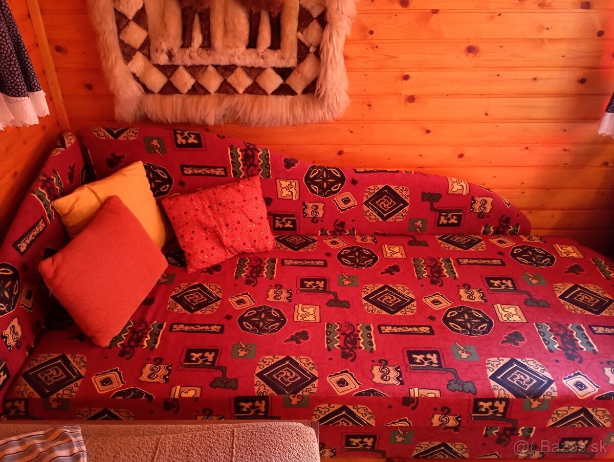 Jednolozko s úložným priestorom
