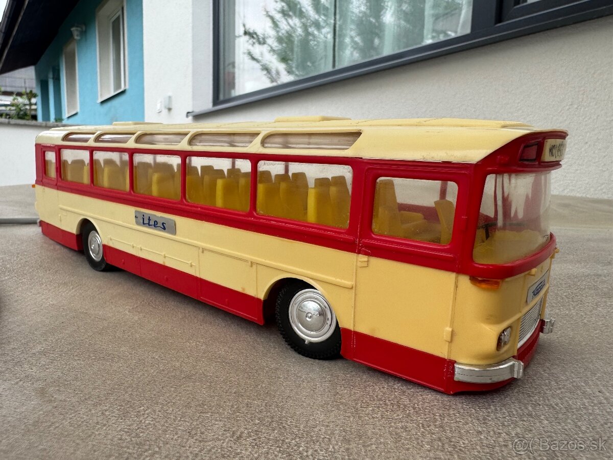 Carosa autobus ITES krásny stav