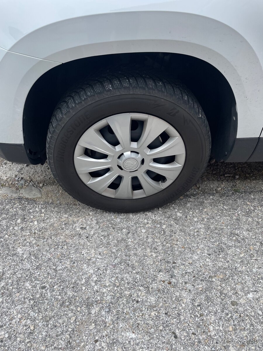 215/60 R16 112/16 99V6J