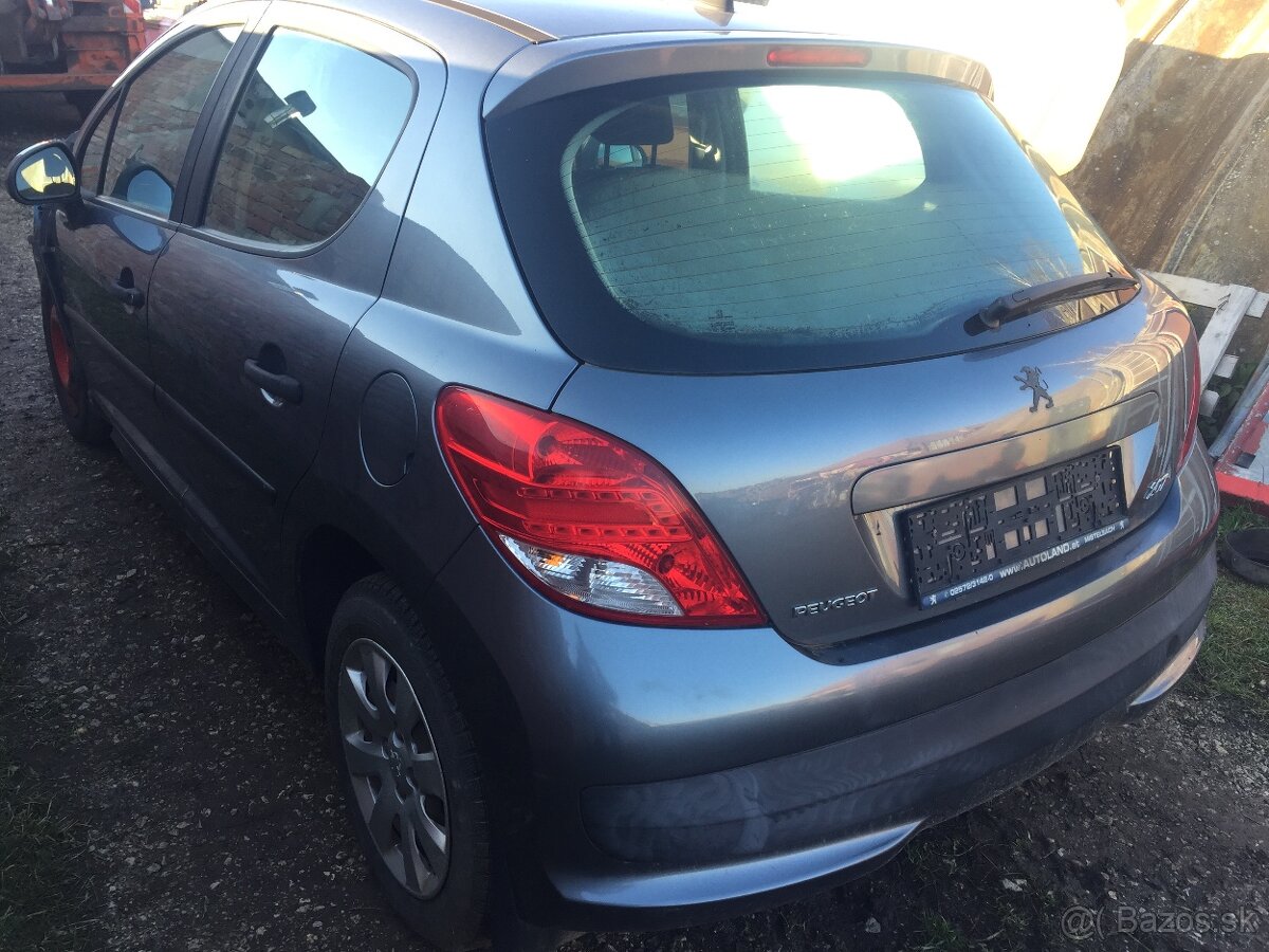 PEUGEOT 207 1.4 benzin